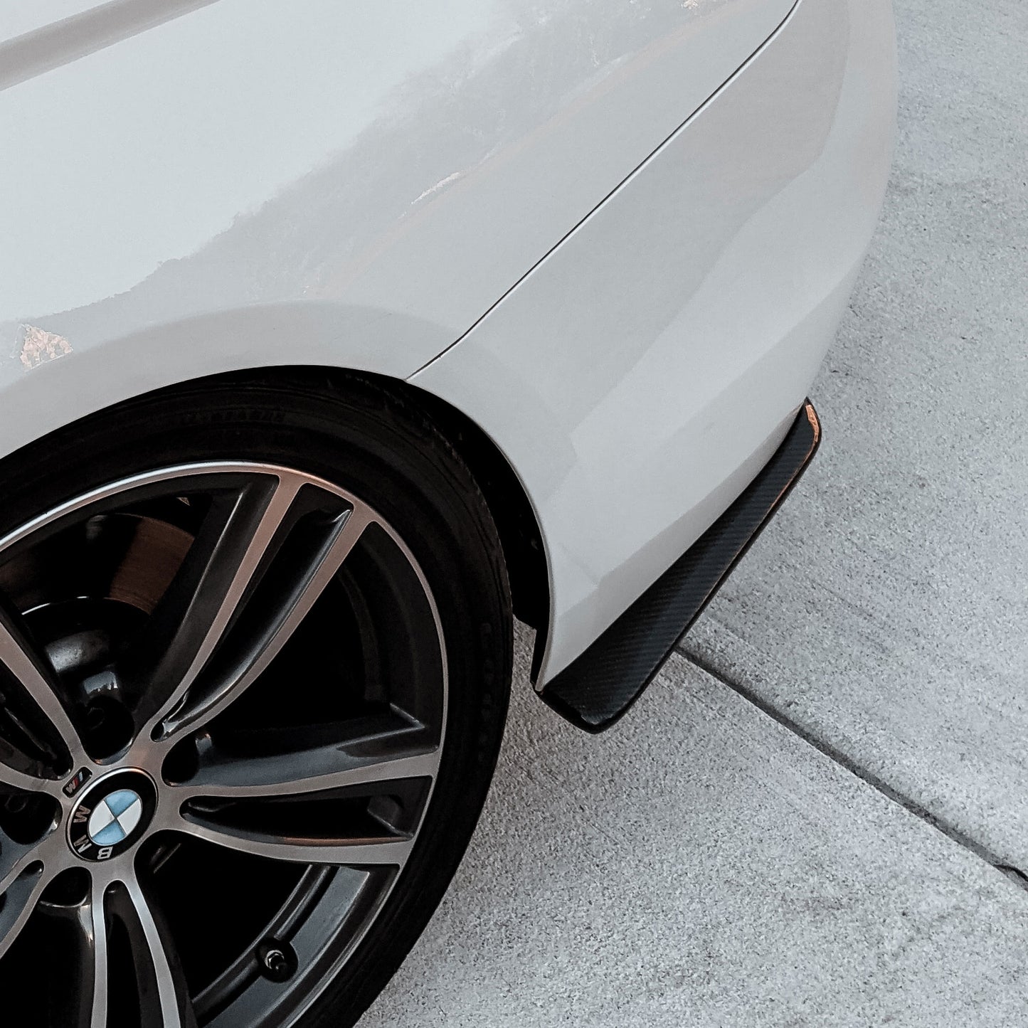 F32 SM™ Carbon Fiber Rear Bumper Splitters