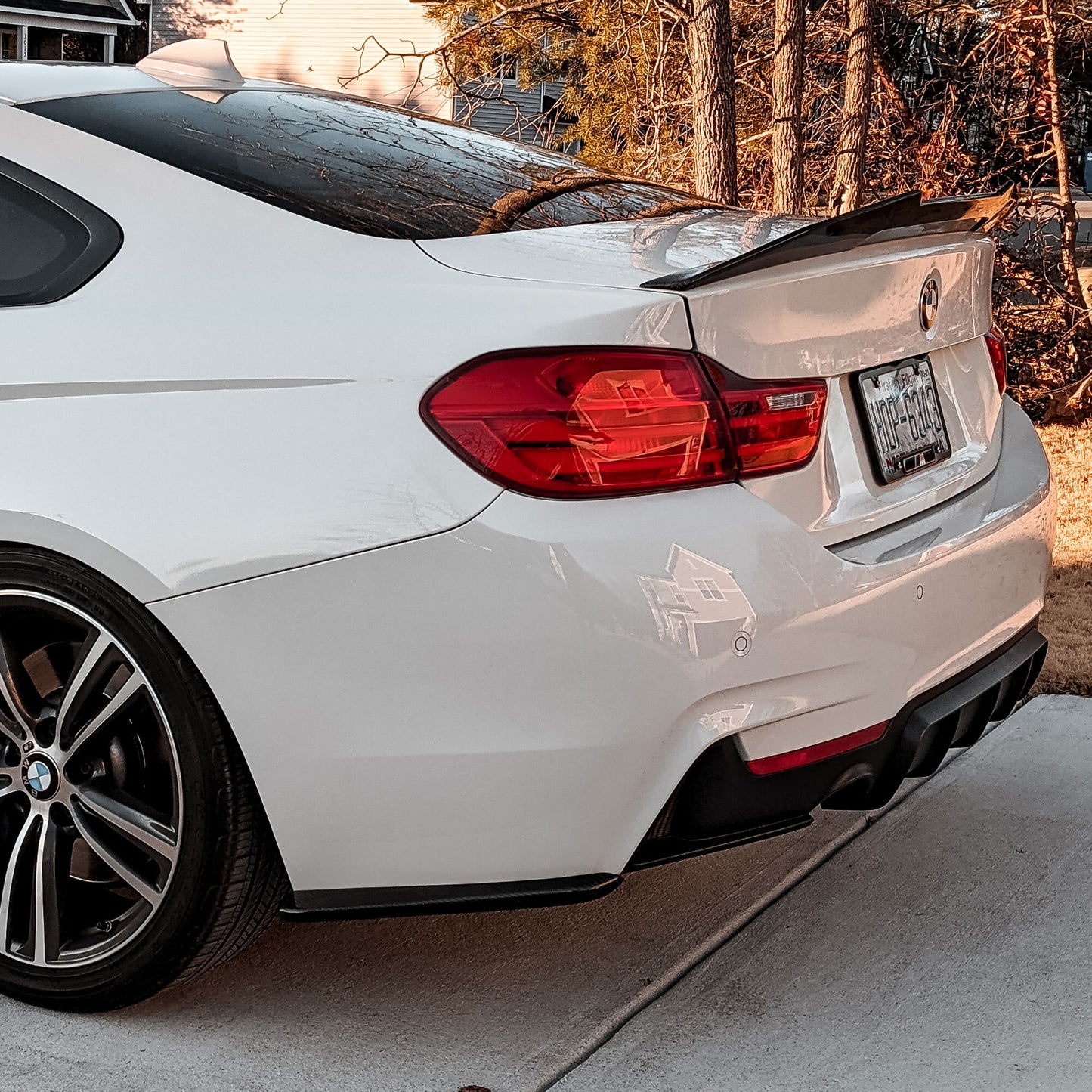 F32 SM™ Carbon Fiber Rear Bumper Splitters